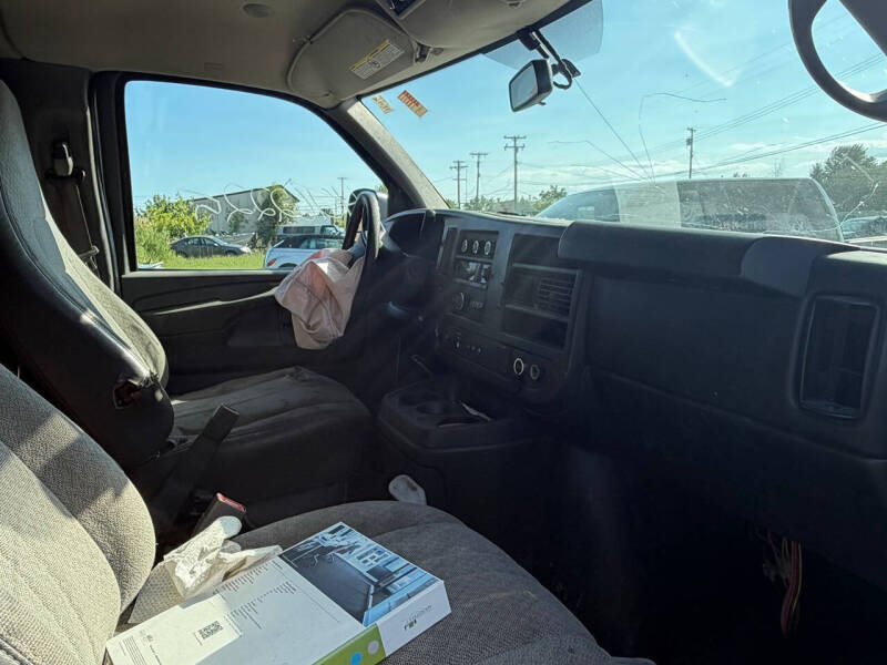 chevrolet express passenger 2015 1GAZGYFG1F1232091 image chevrolet express passenger 2015 1GAZGYFG1F1232091 image